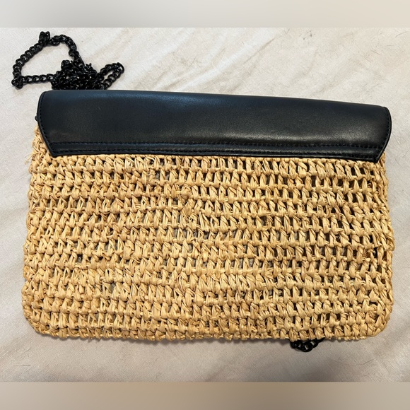 🖤LOEFFLER RANDALL🖤RAFFIA BLACK LEATHER ENVELOPE STYLE CLUTCH WITH CHAIN - Picture 3 of 3